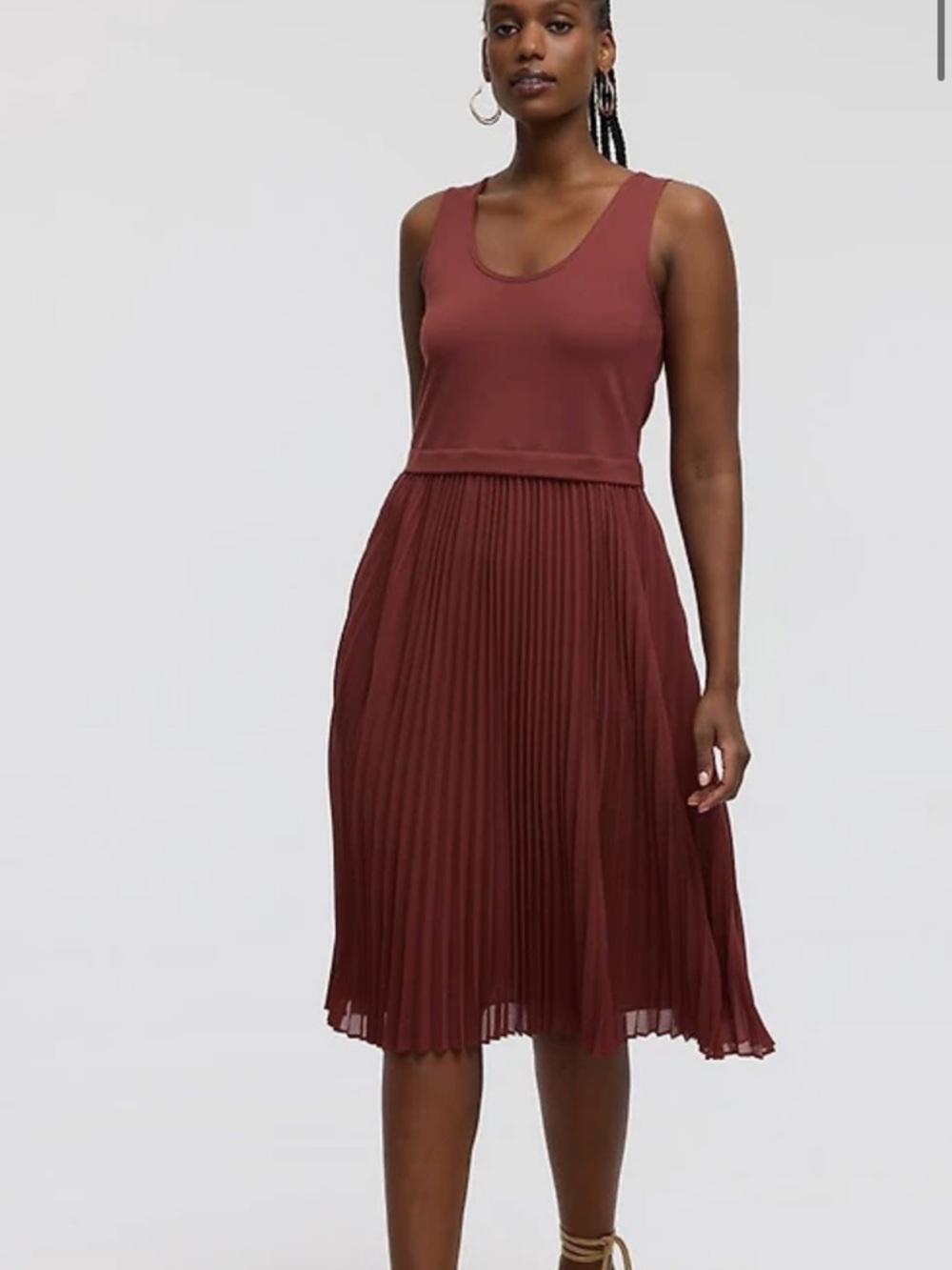 Reitmans Sleeveless Pleated Midi Dress in Rust